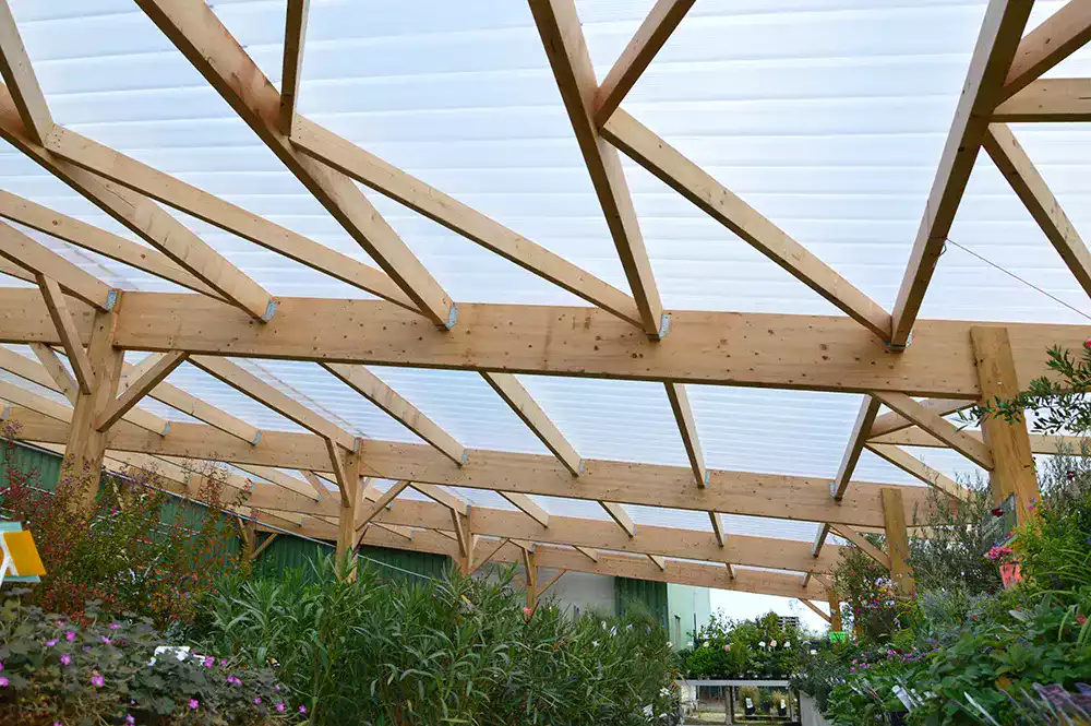 Portique en lamellé-collé et bois massif