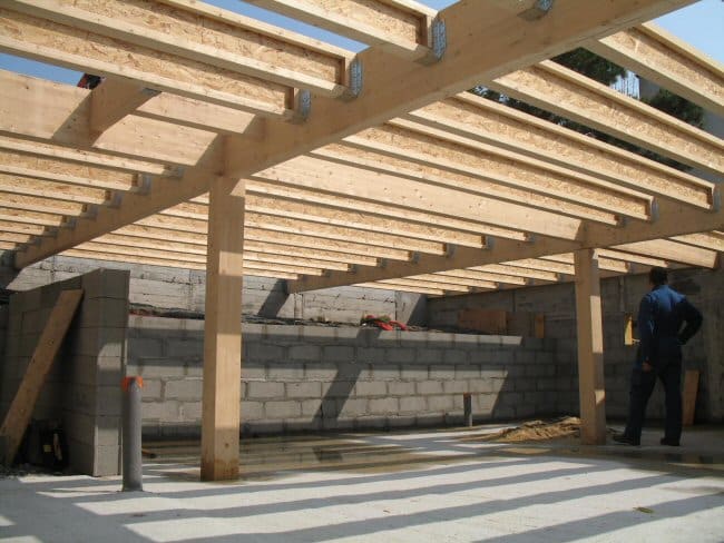 Poutres en I TRICA posées en solivage sur un chantier